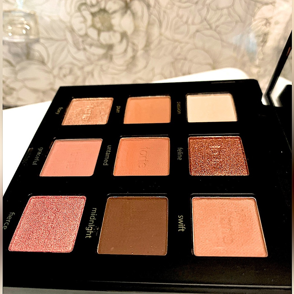 MANEATER- by TARTE one of the best eye shadow palettes I’ve used! Stays on great - Picture 10 of 12